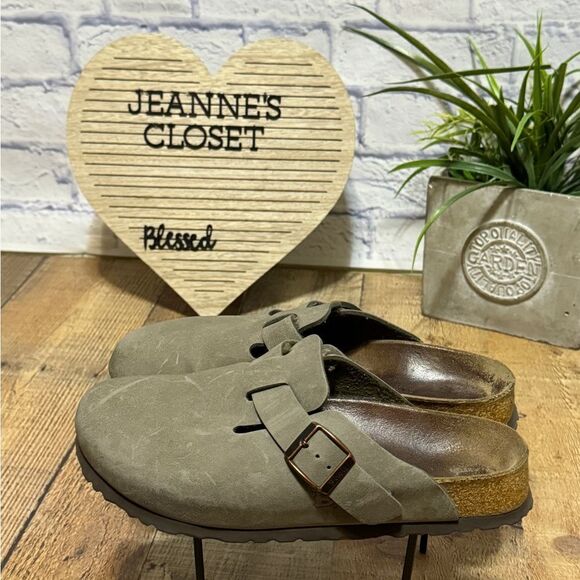 Birkenstock Birkis Boston
Suede Taupe clog ladies 7 mens 5 - Picture 7 of 13